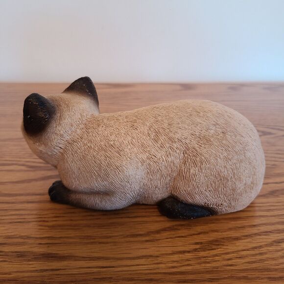 Sandicast Sitting Siamese Kitty Cat Sculpture Figurine Hand Painted USA 1982 - Picture 5 of 10